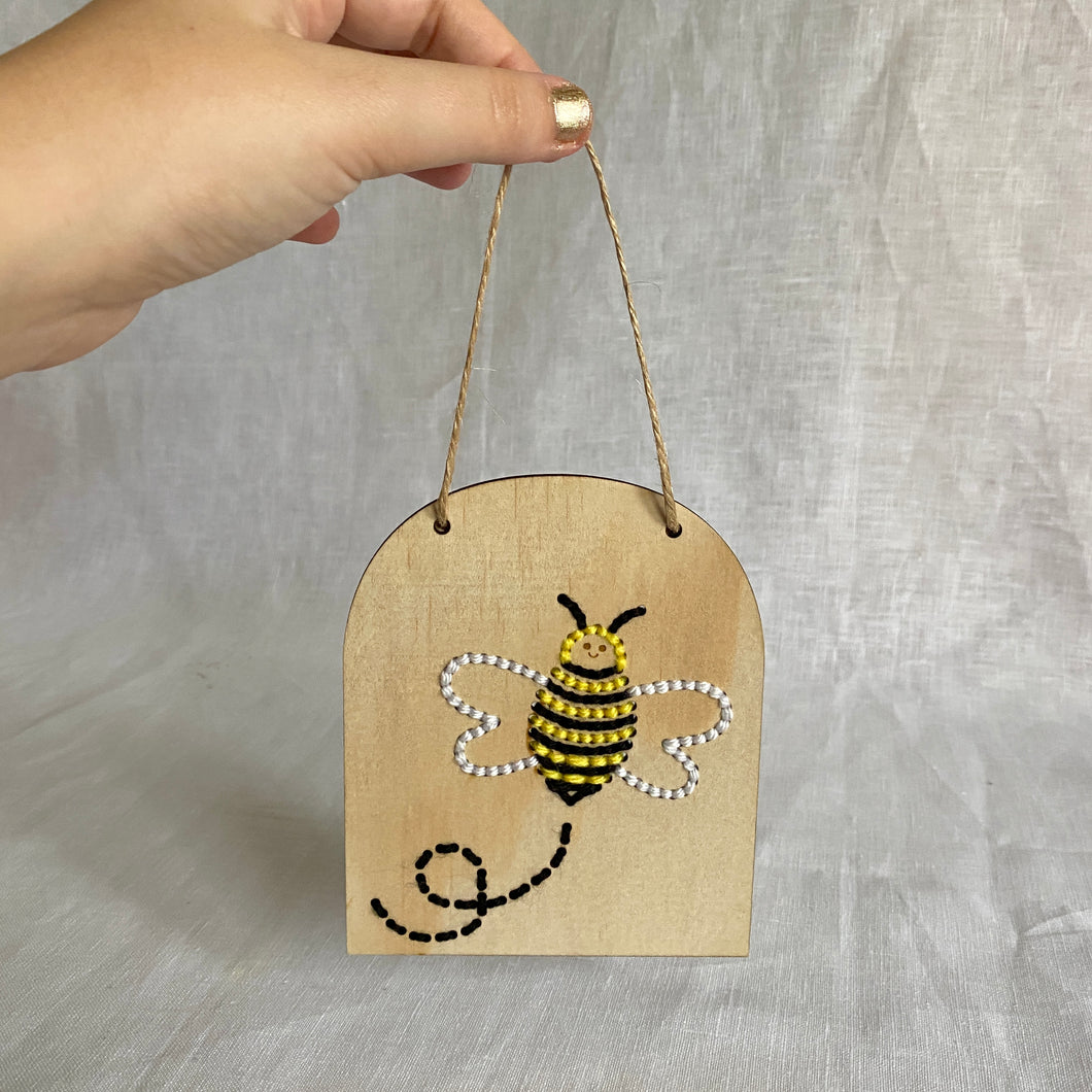 Busy Bee Back Stitch Wooden Banner Kit
